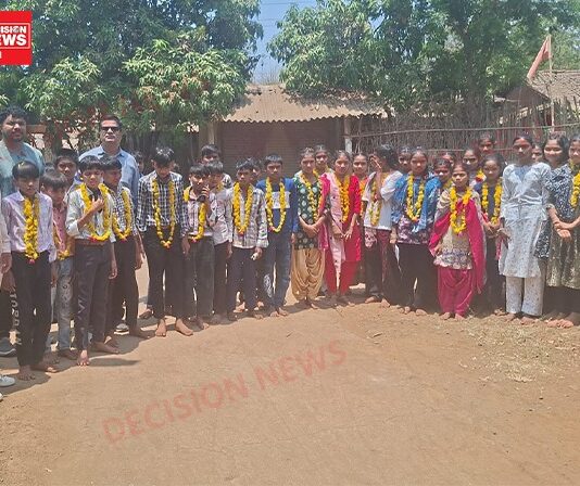 આશ્રમ શાળા સમરપાડામાં યોજાયો ધોરણ 8 ના વિદ્યાર્થીઓનો ભાવભીનો વિદાય સમારંભ..