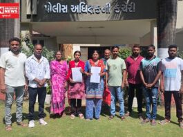 ગણદેવી પોલીસ સ્ટેશનમાં 17 વર્ષીય સગીર છોકરાને લાકડાં અને હાથ ઢોરમાર માર્યાની માતાની ચોંકાવનારી ફરિયાદ
