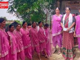 વિશ્વ આદિવાસી દિવસની માંડવીના લાખગામના મહિલા સરપંચ દીનાબેન ચૌધરીની આગેવાનીમાં ઉત્સાહભેર ઉજવણી
