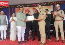 વલસાડમાં પૂર પીડિતોના સંકટમોચન બનેલા ભાજપ કાર્યકર્તા યુવક ભસીન દેસાઈનું નાનાપોંઢામાં જિલ્લાકક્ષાના સ્વાતંત્ર્ય પર્વે સન્માન