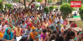 જેટકોના સબ સ્ટેશન સામે તાપીના 18 ગામોના આદિવાસીઓનો આક્રોશ: લોકો કહે છે.. જમીન સંપાદન તાત્કાલિક રદ કરો