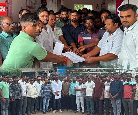 ધરમપુરના હાથીખાના પાસે રીક્ષા સ્ટેન્ડ ફાળવવાની માંગ: રીક્ષા ચાલકોએ ચીફ ઓફિસરને કરી રજૂઆત