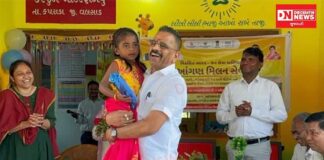 કપરાડાના કરજુન મંદિર ફળિયા આંગણવાડી કેન્દ્ર ખાતે ધારાસભ્ય જીતુભાઈ ચૌધરીની ઉપસ્થિતિ ‘આંગણ મિલન સેવા’ કાર્યક્રમ