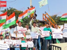મુખ્ય ચૂંટણી કમિશનર જ્ઞાનેશ કુમારના રાજીનામાની માંગ સાથે નાનાપોંઢામાં ‘આપ’નું વિરોધ પ્રદર્શન: પોલીસે કાર્યકરોની અટકાયત કરી