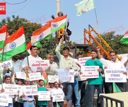 મુખ્ય ચૂંટણી કમિશનર જ્ઞાનેશ કુમારના રાજીનામાની માંગ સાથે નાનાપોંઢામાં ‘આપ’નું વિરોધ પ્રદર્શન: પોલીસે કાર્યકરોની અટકાયત કરી